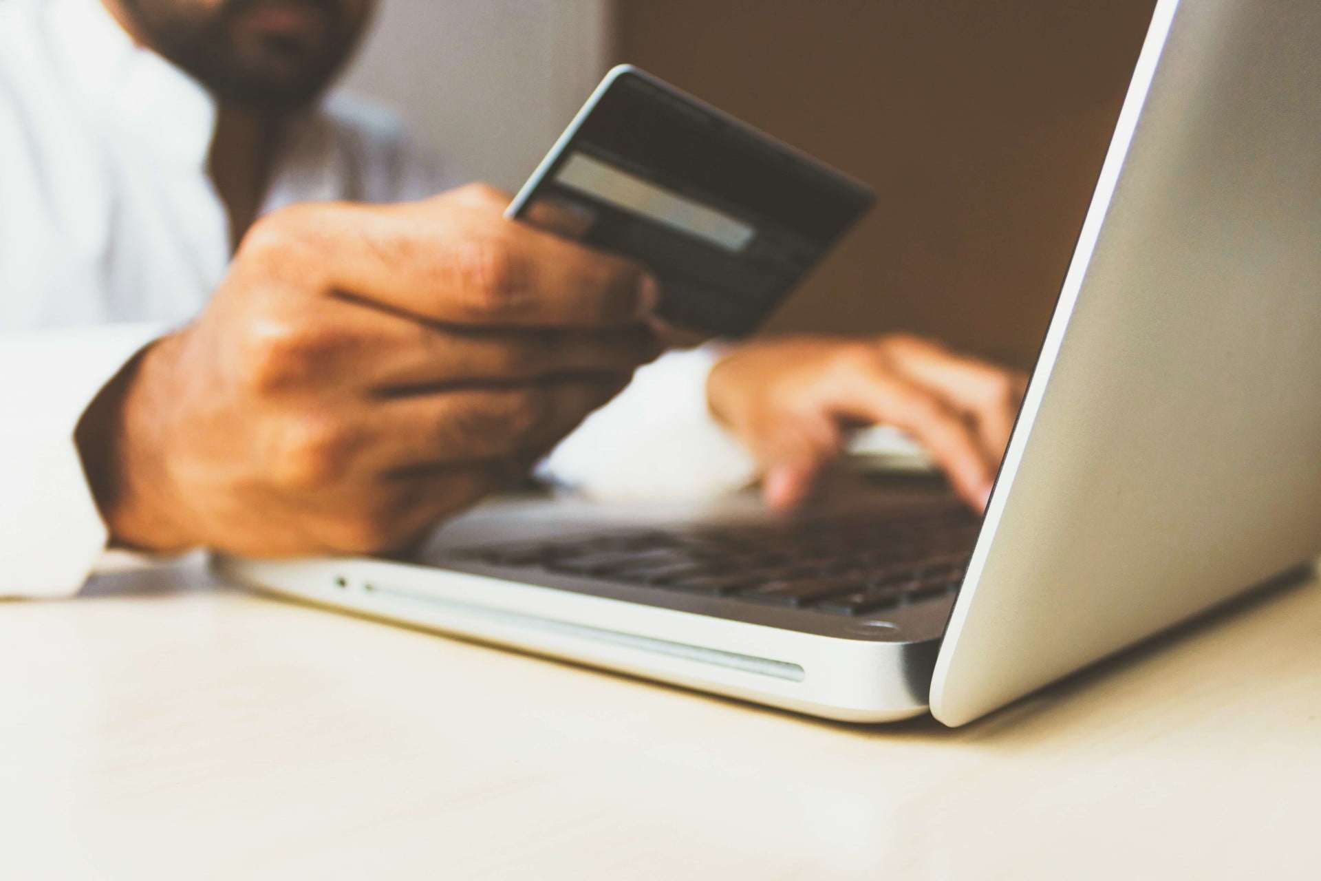 Dlaczego warto mieć własny sklep internetowy? E-commerce coraz ważniejsze
