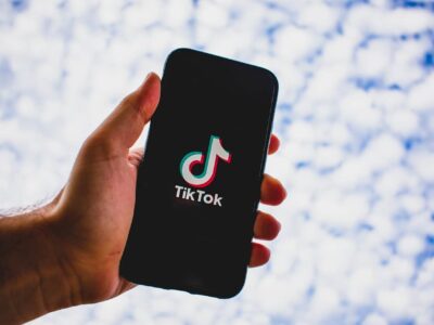tik-tok-na-telefonie